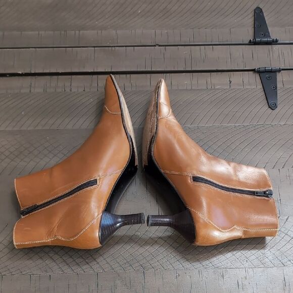 Cole Haan Y2K Camel Brown Leather Pointed Kitten Heel Ankle Boots Sz 8.5 - Picture 8 of 13